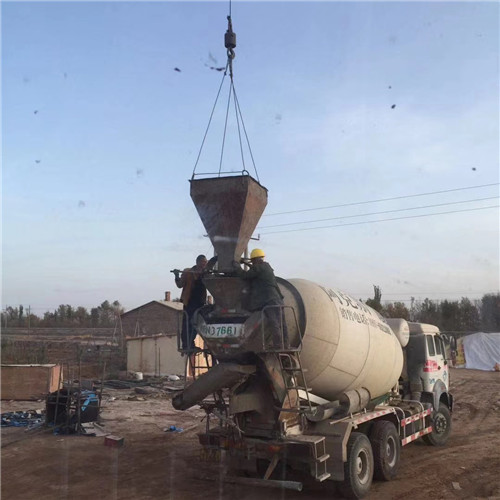 当阳市“精准瞄准”—— 吊车的 “定位导航” 技术